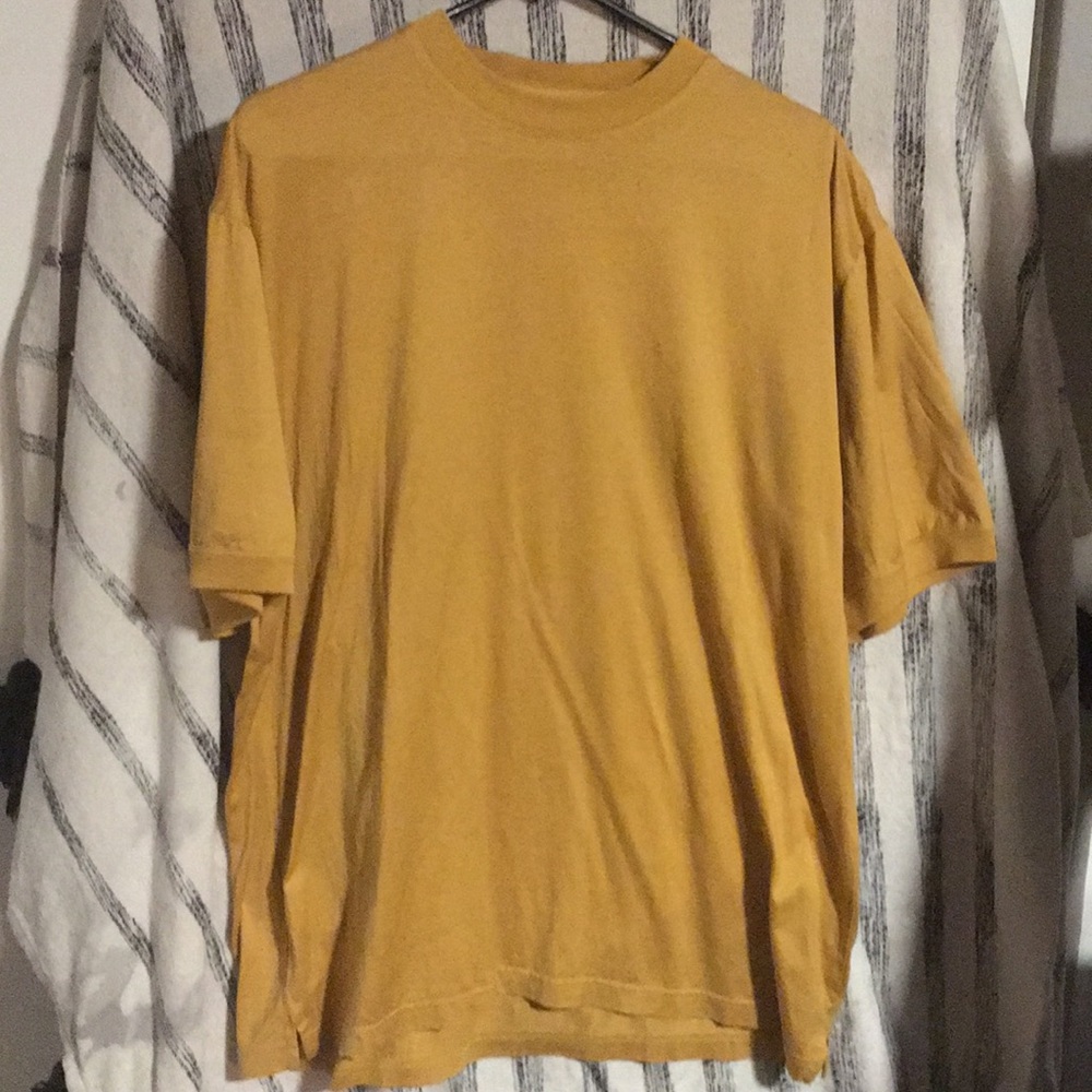 Oversized golden ringer tee